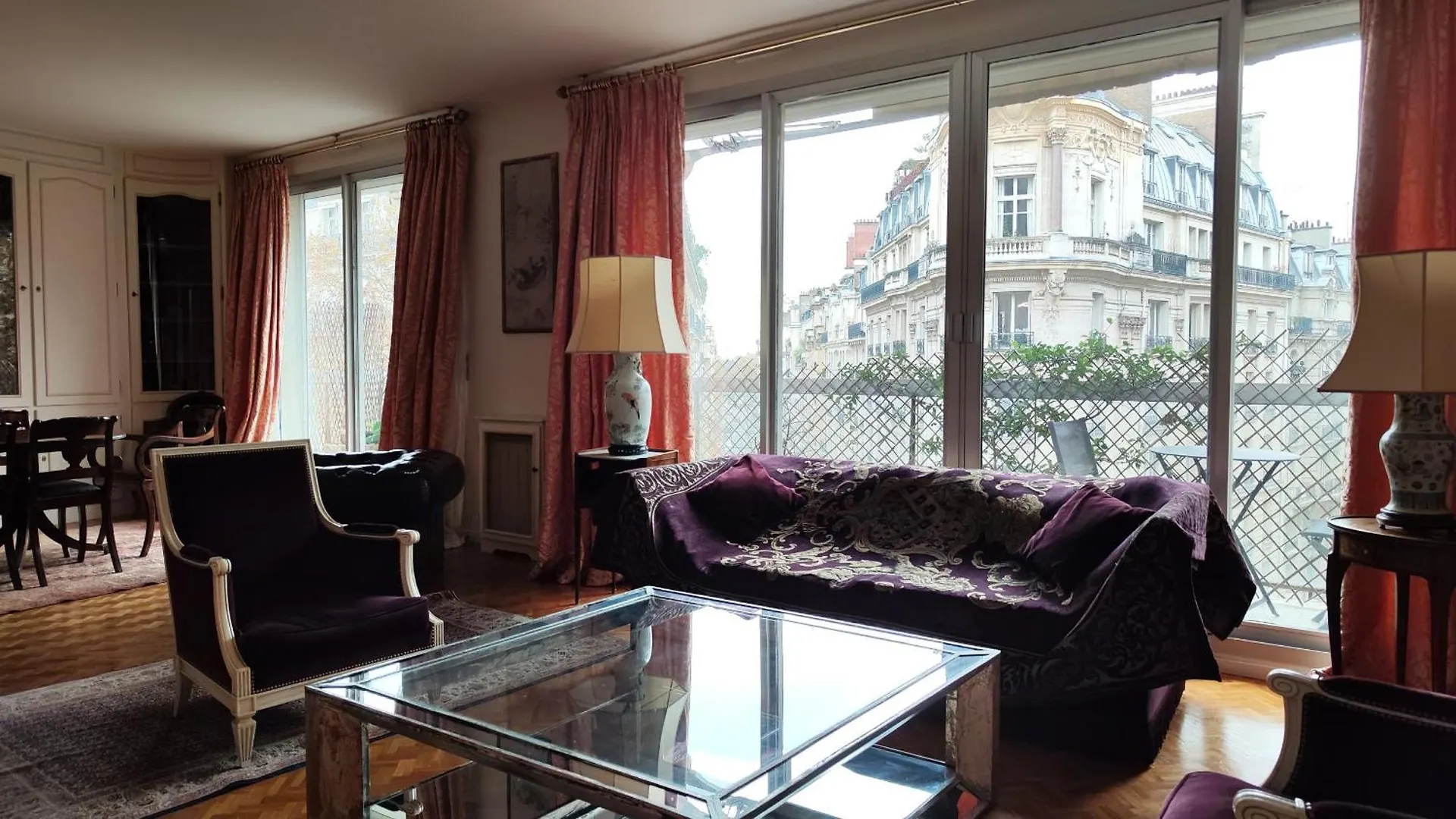 Avenue Victor Hugo - Paris 16 - 4160 Daire 0*,