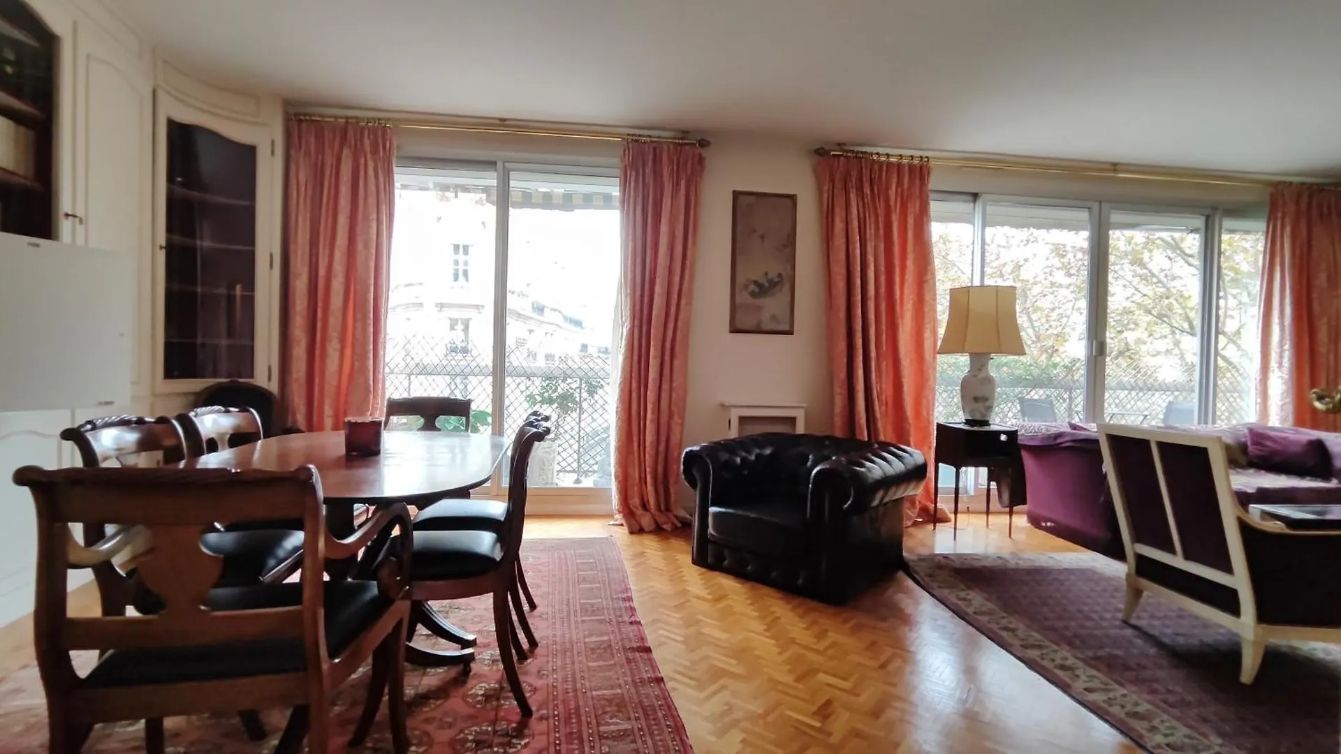 Avenue Victor Hugo - Paris 16 - 4160 Daire 0*,  Fransa