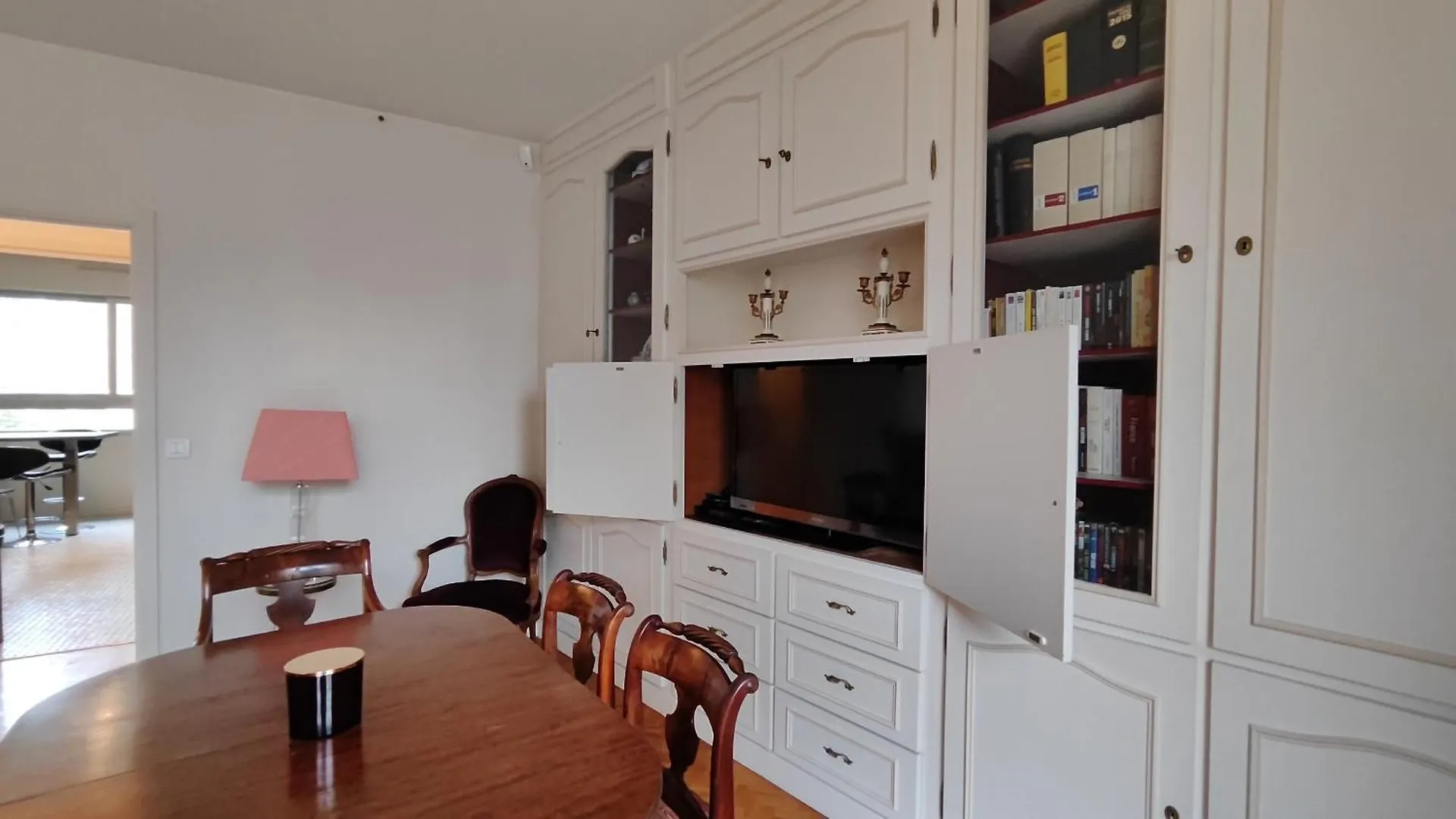 Avenue Victor Hugo - Paris 16 - 4160 Apartamento França